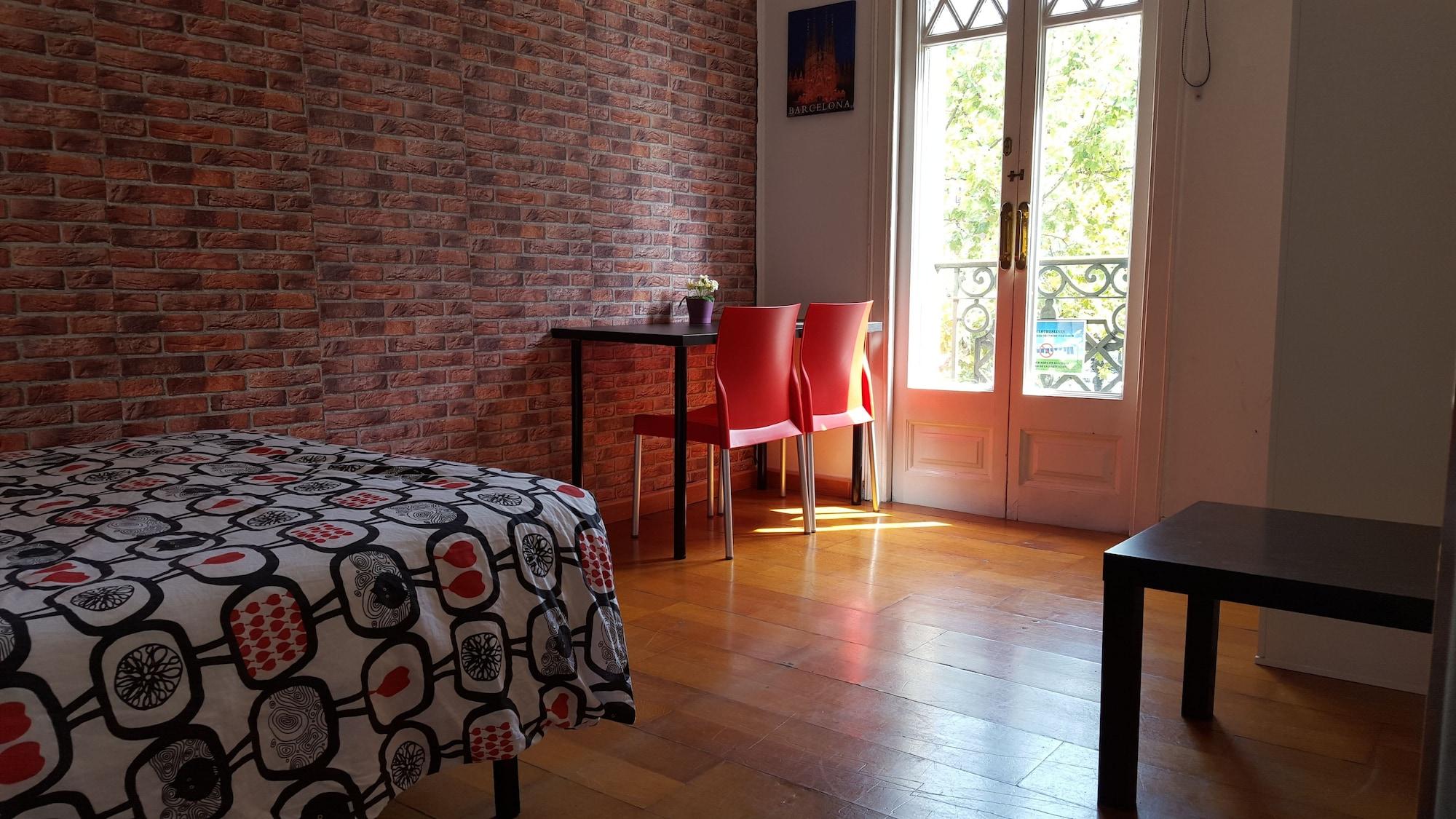 Diagonal House Hostel Barcelona Exterior foto