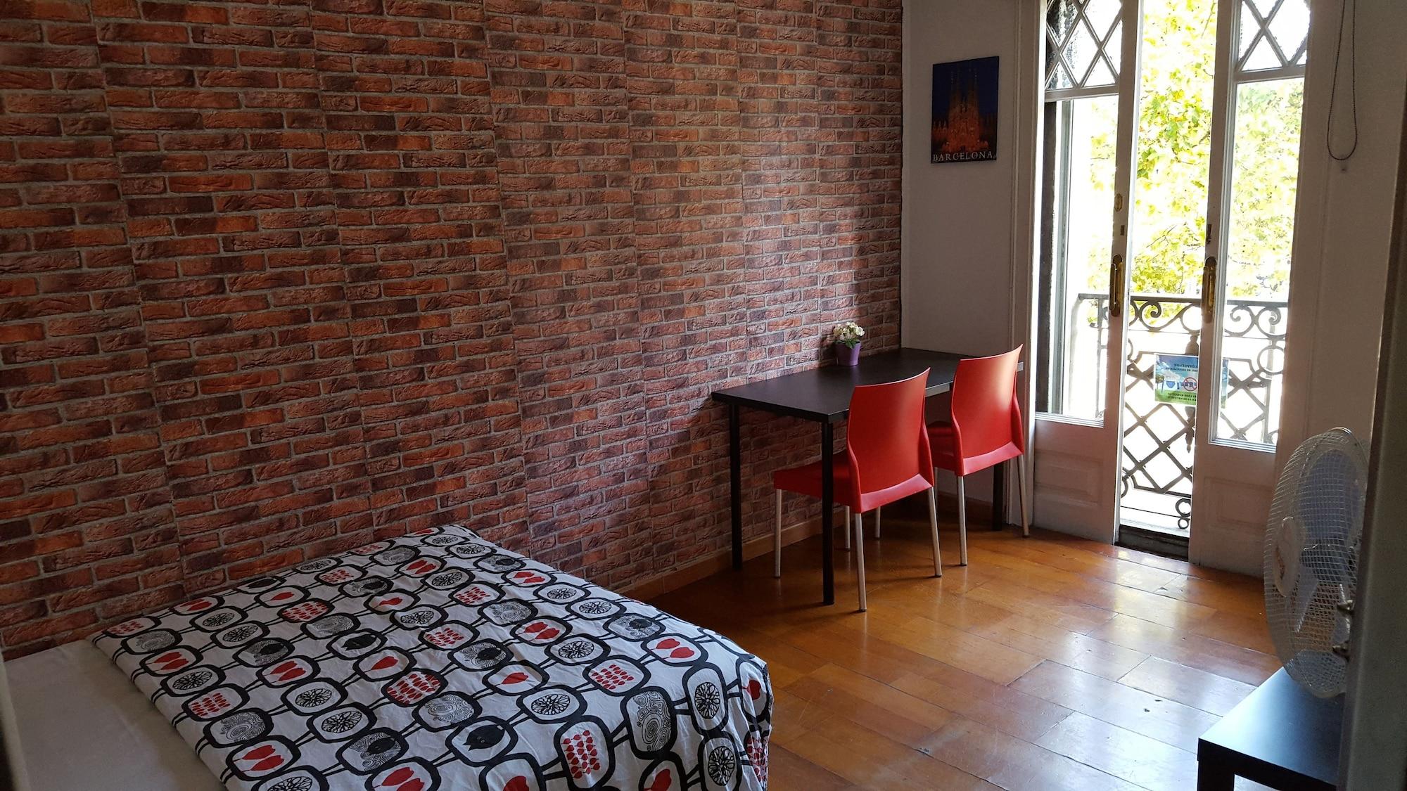 Diagonal House Hostel Barcelona Exterior foto